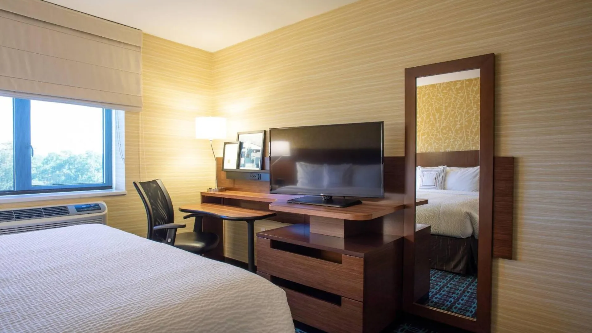 Fairfield Inn & Suites By Marriott New York Queens/Fresh Meadows Hotel