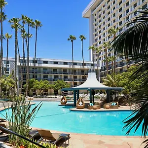Hotel Angeles Airport Marriott