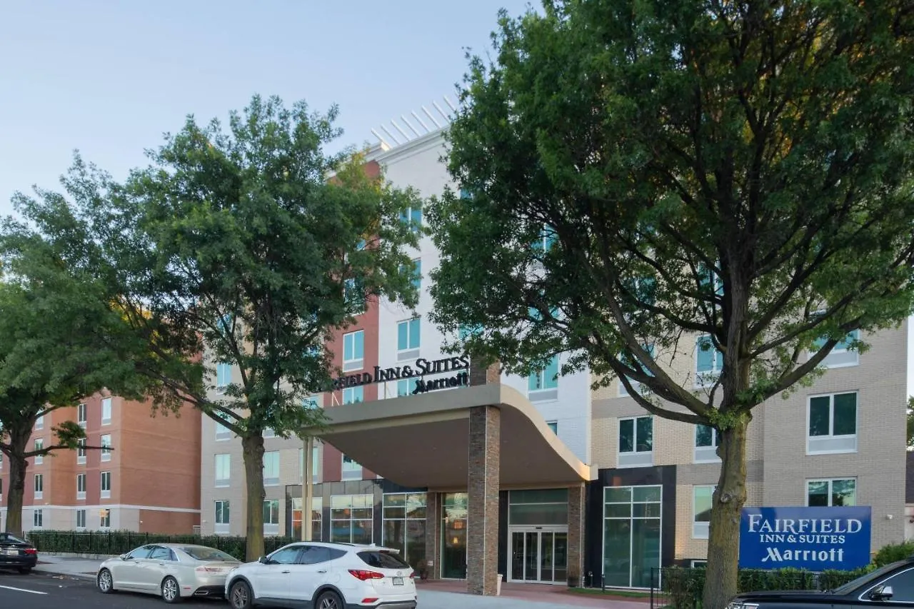 Fairfield Inn & Suites By Marriott New York Queens/Fresh Meadows Hotel