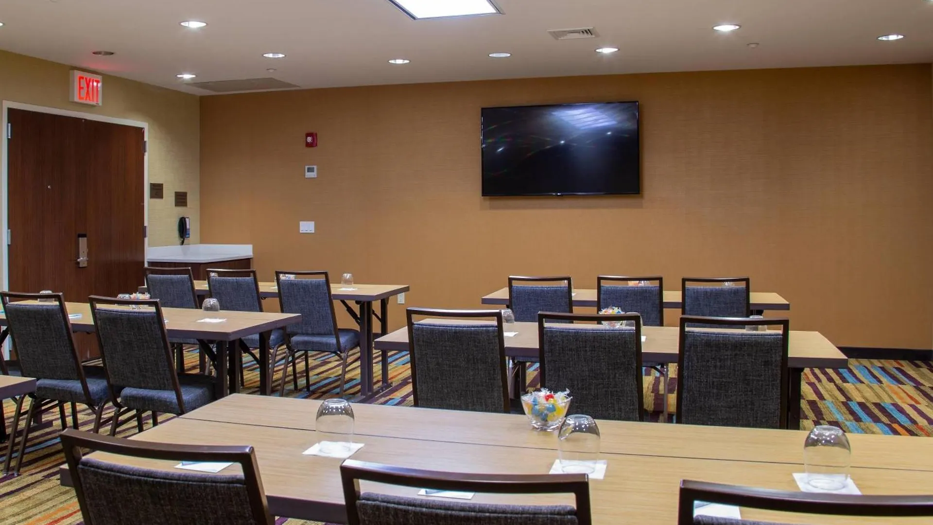 Fairfield Inn & Suites By Marriott New York Queens/Fresh Meadows 3*,